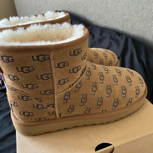 Ugg boots - Picture 5 of 5